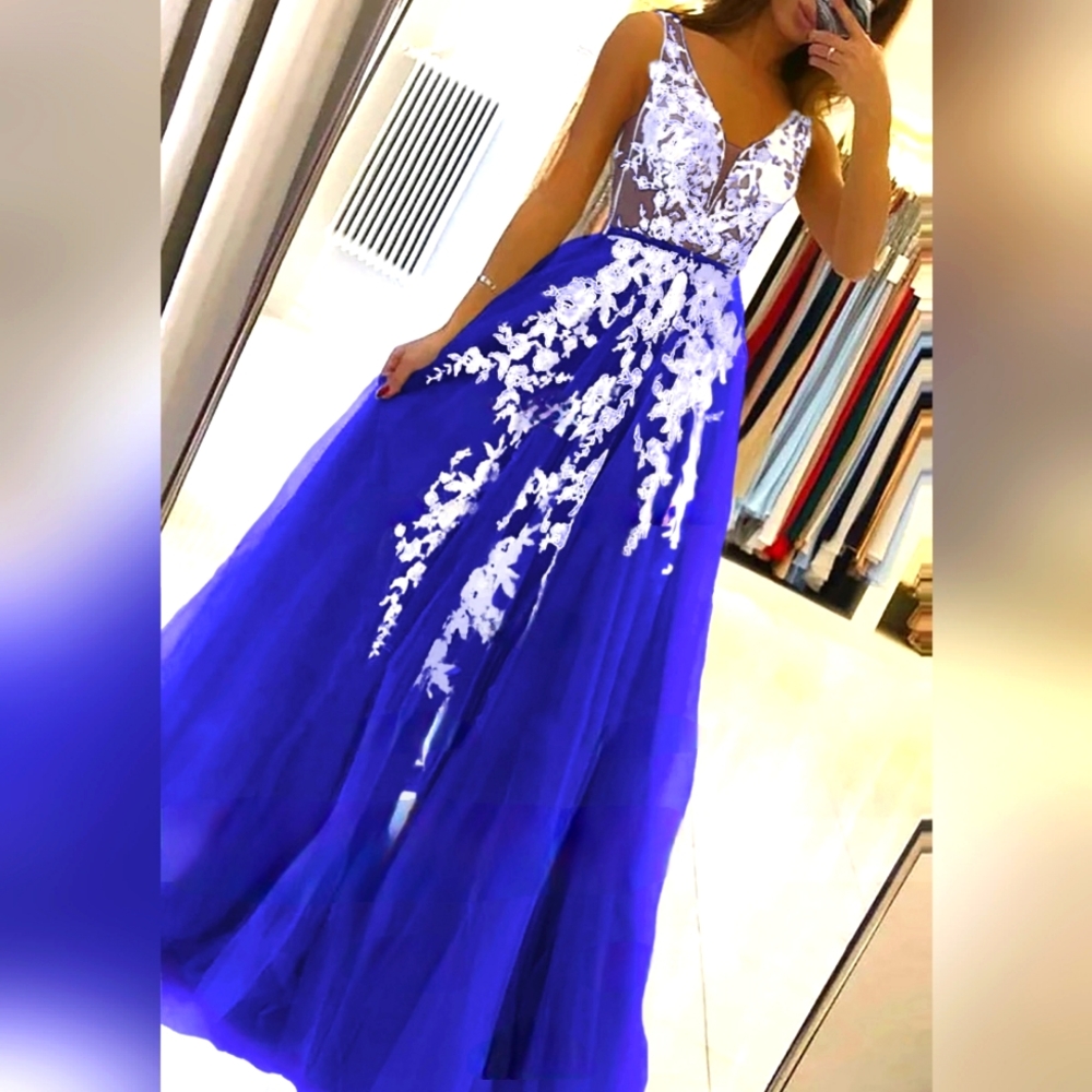 A-line V Neck Sleeveless Long/Floor Length Tulle Dress w/ Beading Lace